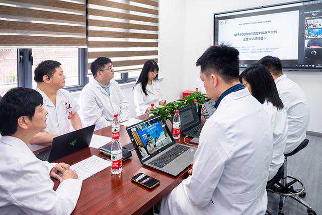 奔流十年｜“互联网+医疗”，上海如何做好这道算术题？